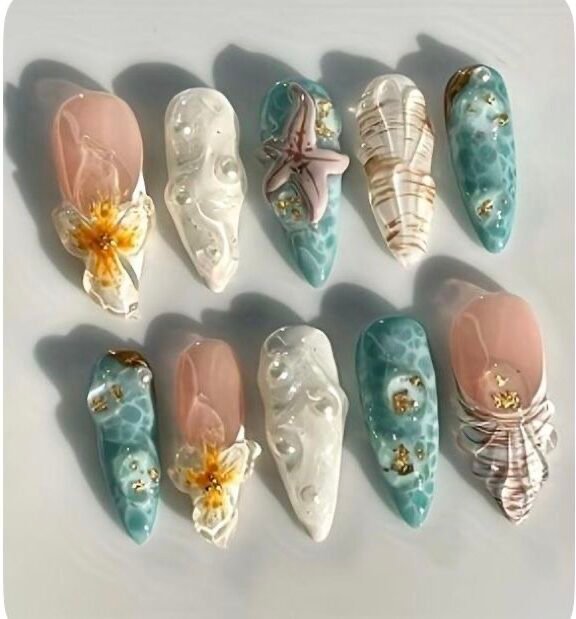 Φρέσκα, καλοκαιρινά χρώματα για μοντέρνο και ζωηρό manicure.